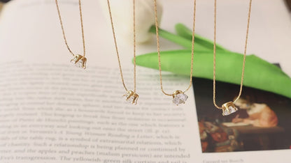 Romantic single zirconia necklace - gold-plated stainless steel or silver steel look